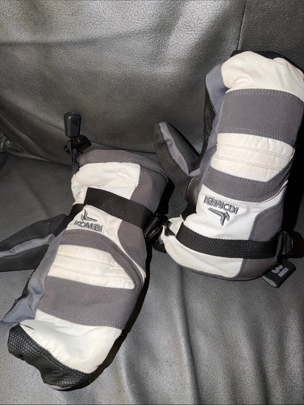 Kombi Grey & White Ski Mittens small / medium sized snow board gloves